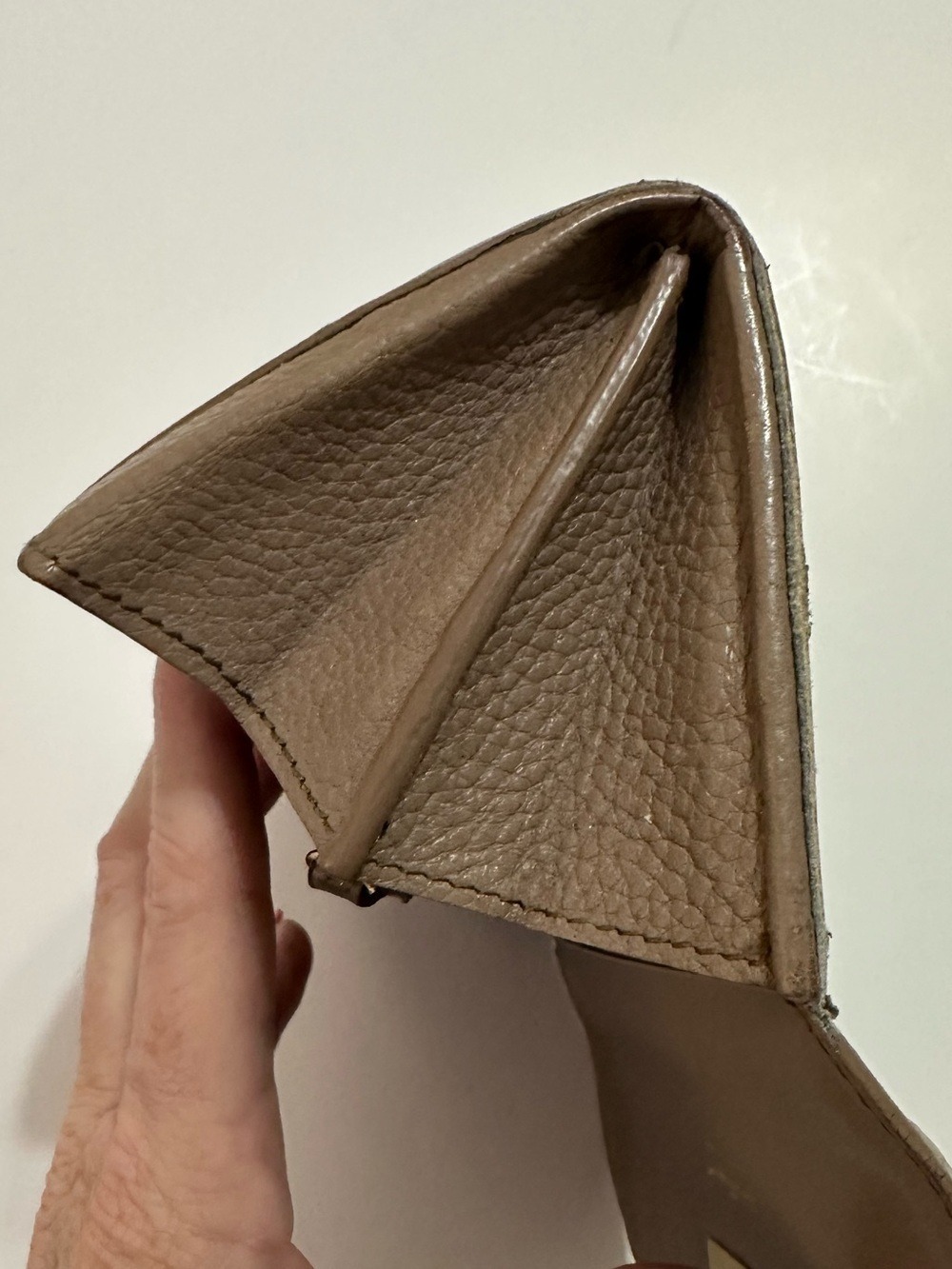 SALVATORE FERRAGAMO TAN LEATHER GANCINI CONTINENTAL WALLET MADE IN ITALY - Picture 10 of 15